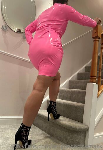 Full leaked Amyunderthemask private onlyfans photo