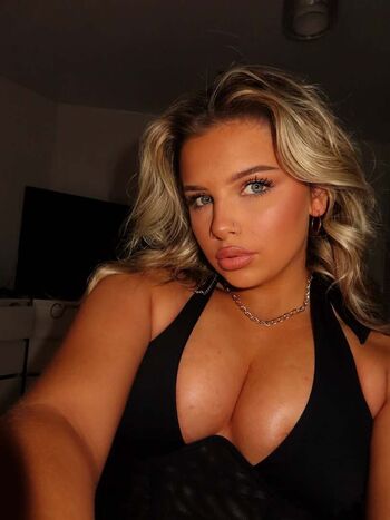 Full leaked Amyyxmcl private onlyfans photo