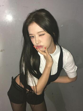 Full leaked An yujin page private onlyfans photo