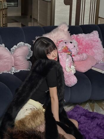 An Yujin 안유진 |