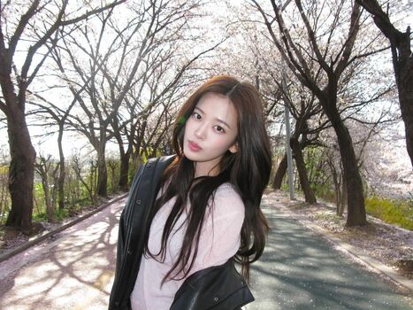 An Yujin 안유진 |