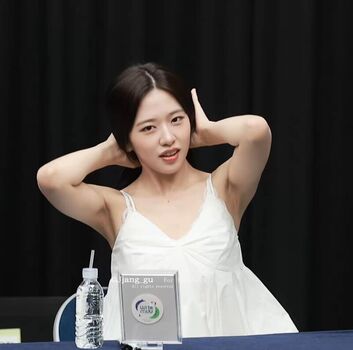 Full leaked An yujin private onlyfans photo
