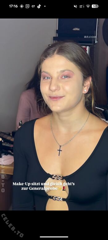 Full leaked Anabel und maria glocker private onlyfans photo