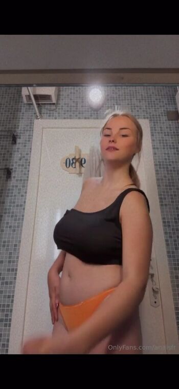Anaisanais70