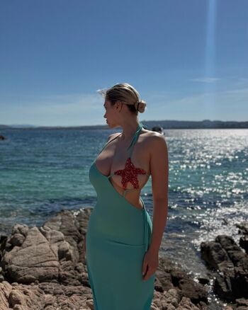 Full leaked Andreeamaresof private onlyfans photo