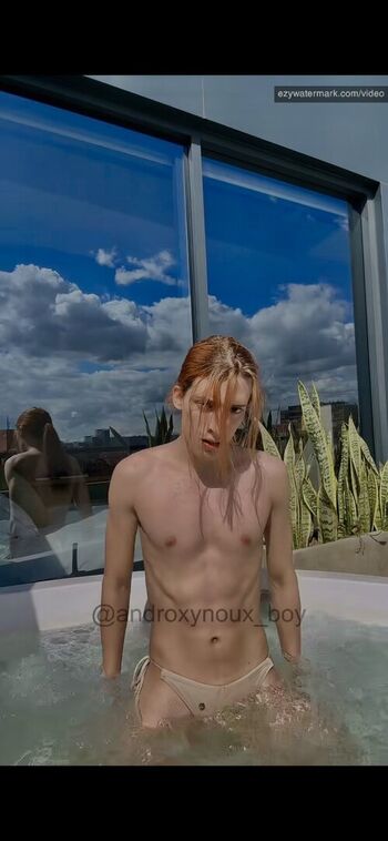 Full leaked Androgynoux boy private onlyfans photo