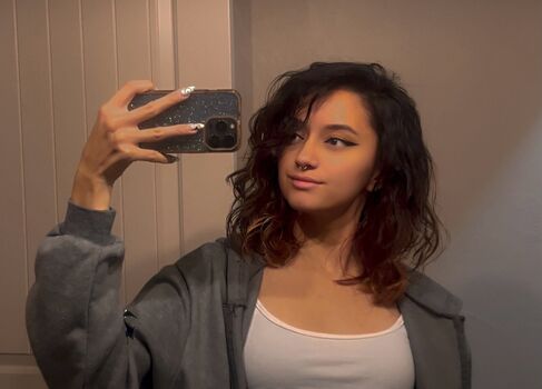 Full leaked Angeleyesali private onlyfans photo