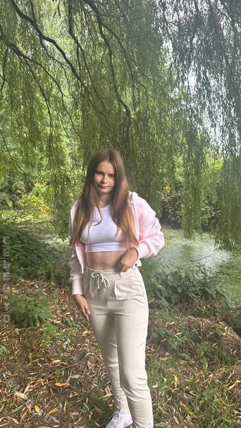 Angelina_Dehlow