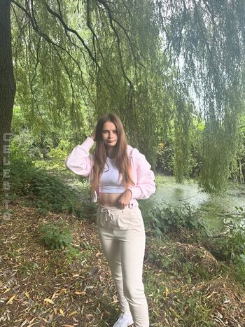 Angelina_Dehlow