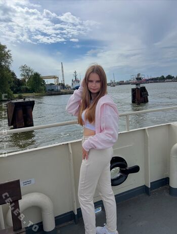 Angelina_Dehlow