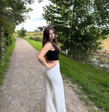 Angelina_Dehlow