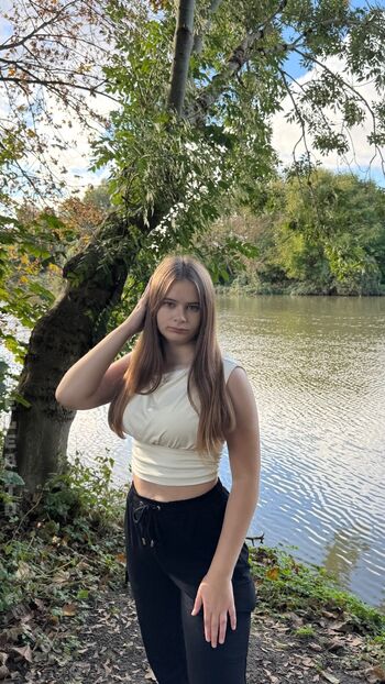 Angelina_Dehlow