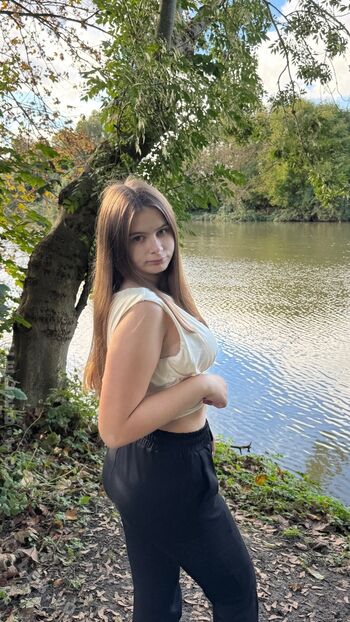 Angelina_Dehlow