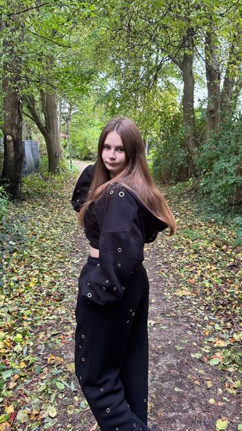 Angelina_Dehlow