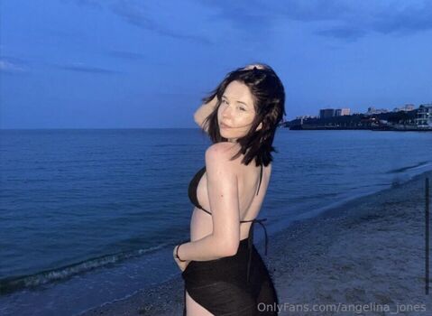 Full leaked Angelina jones private onlyfans photo