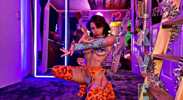 Full leaked Angelina lxvee private onlyfans photo