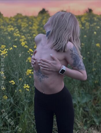 Full leaked Angelxxx private onlyfans photo