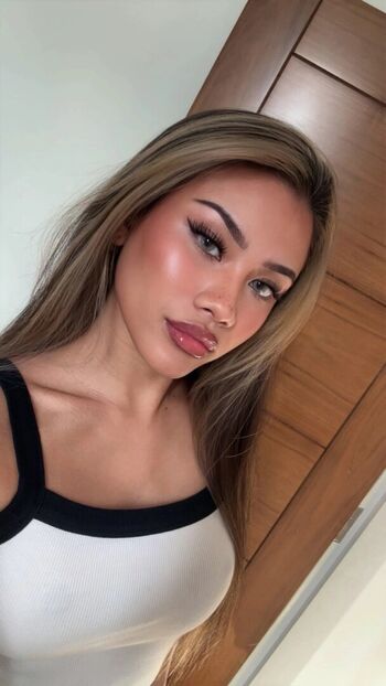 Full leaked Angelysiaa private onlyfans photo