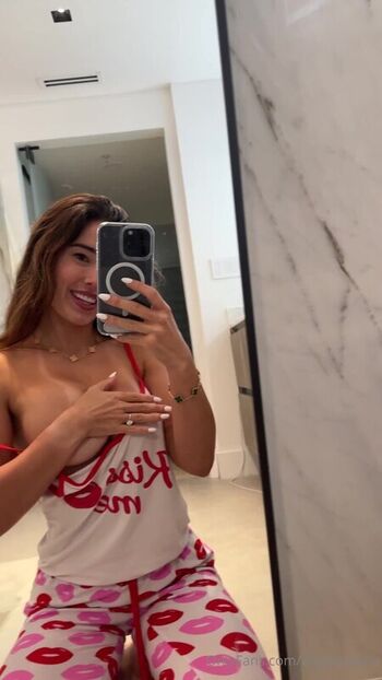 Angie Varona