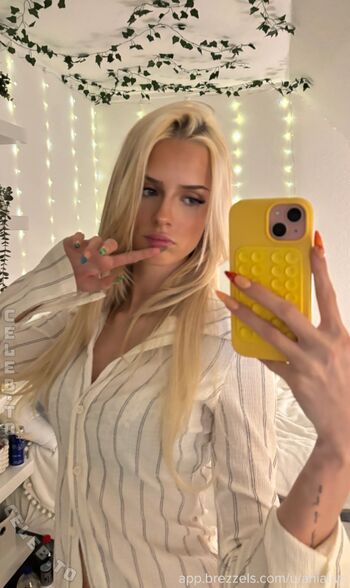 Full leaked Anialivo private onlyfans photo