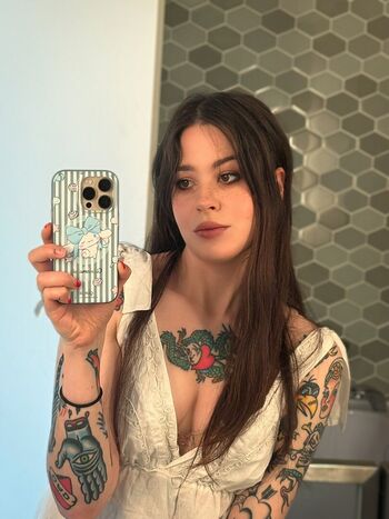 Full leaked Anisa jomha page private onlyfans photo