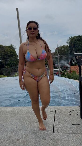 Full leaked Anjuthecurlygirl private onlyfans photo