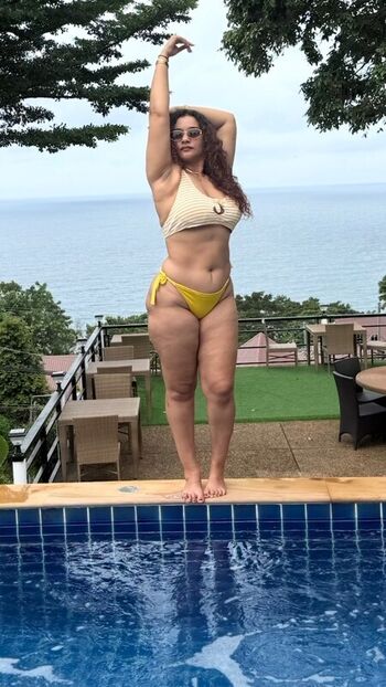Full leaked Anjuthecurlygirl private onlyfans photo