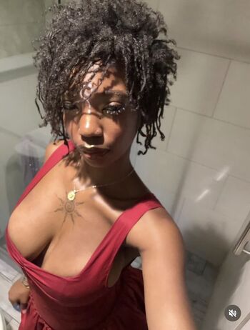 Full leaked Ankuglad private onlyfans photo