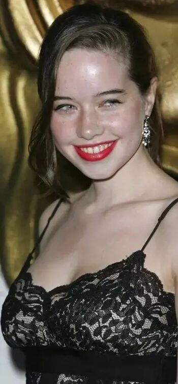 Full leaked Anna popplewell private onlyfans photo