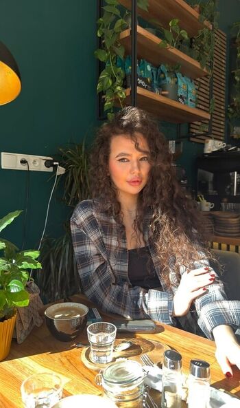 anna.sanzharovskaa
