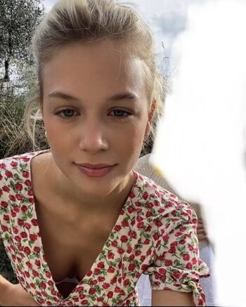 Full leaked Annaaaurelia private onlyfans photo