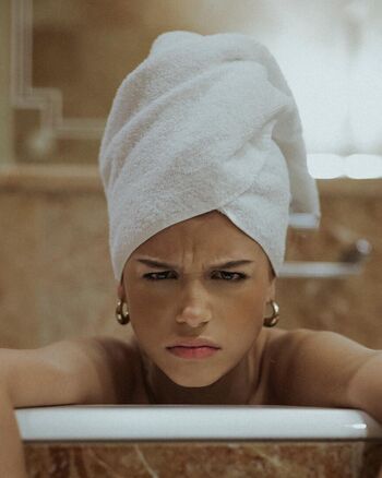 Full leaked Annaaaurelia private onlyfans photo