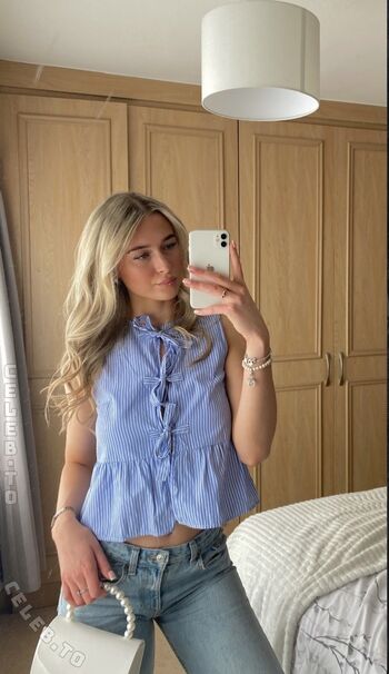 Full leaked Annabelle disley private onlyfans photo