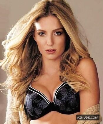 Annabelle Wallis