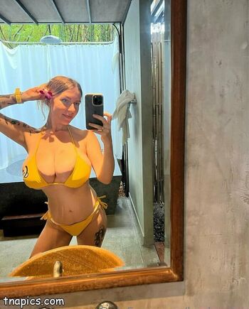 Full leaked Annakochanius private onlyfans photo