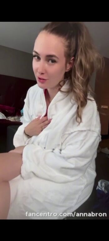 Full leaked Annaloredanabron private onlyfans photo
