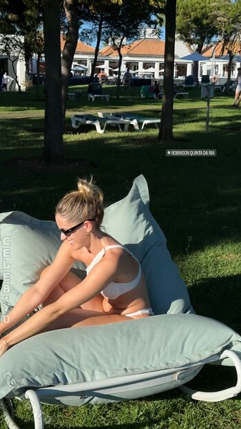 Full leaked Annaneubrt private onlyfans photo