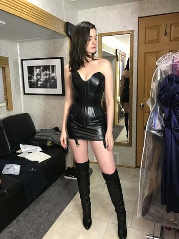 Full leaked Anne hathaway page private onlyfans photo