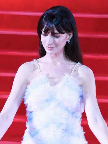 Full leaked Anne hathaway page private onlyfans photo