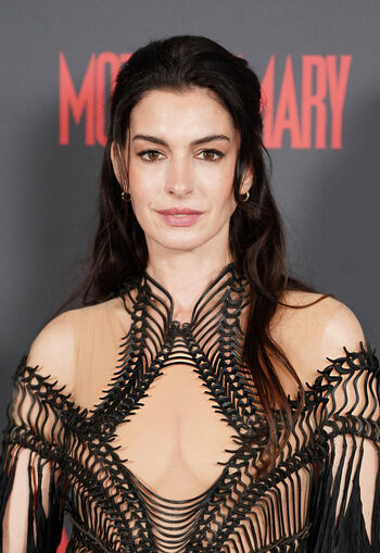 Full leaked Anne hathaway page private onlyfans photo