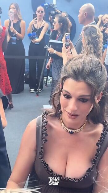 Full leaked Anne hathaway page private onlyfans photo