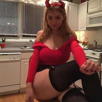 Full leaked Anneleeze private onlyfans photo