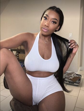 Full leaked Annemoore private onlyfans photo