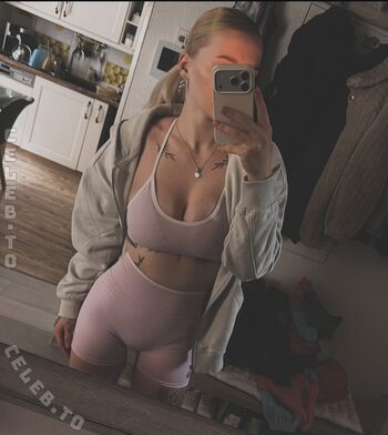 Full leaked Anny vans page private onlyfans photo