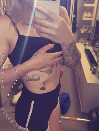 Full leaked Anny vans page private onlyfans photo