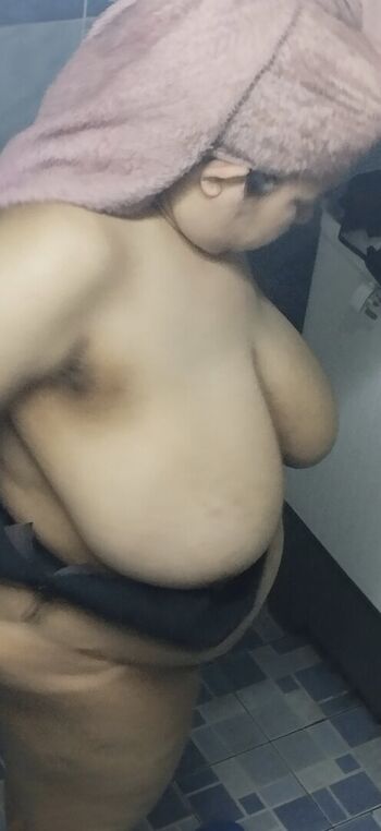 Full leaked Anouk busty private onlyfans photo