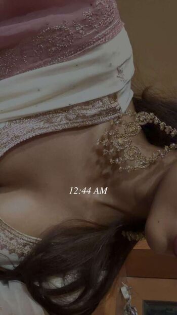 Full leaked Anushka singh private onlyfans photo