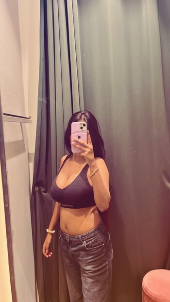 Full leaked Anushka solanki private onlyfans photo