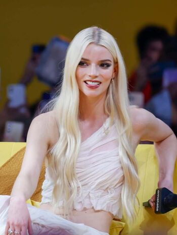 Full leaked Anya taylor joy  page private onlyfans photo