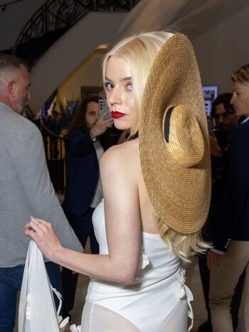 Full leaked Anya taylor joy page private onlyfans photo